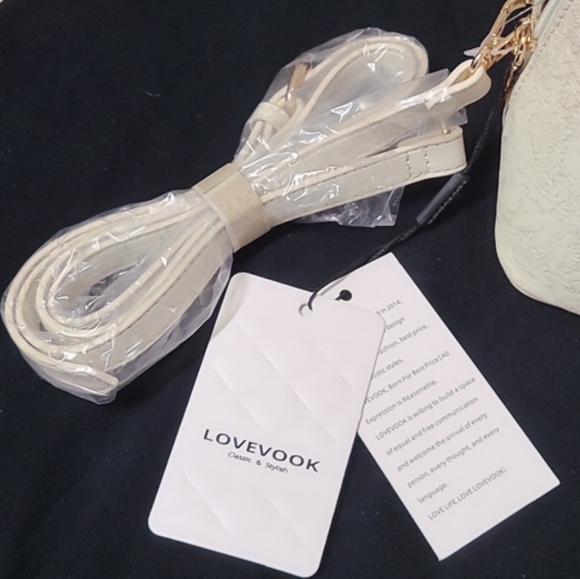Lovevook Cream Floral Purse NWT - Picture 9 of 11